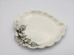 grapevine scalloped candy cookie plate