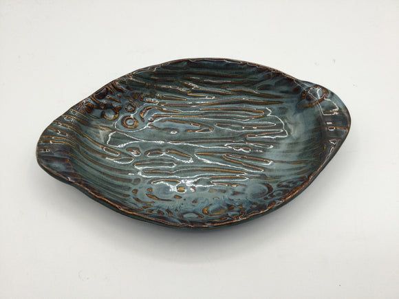 Small oval server