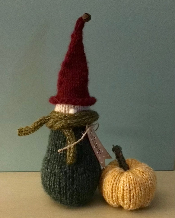 Fall Gnome and pumpkin (green body)