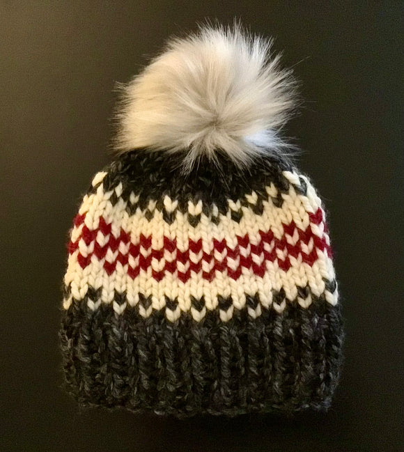 Beanie with faux fur pom charcoal
