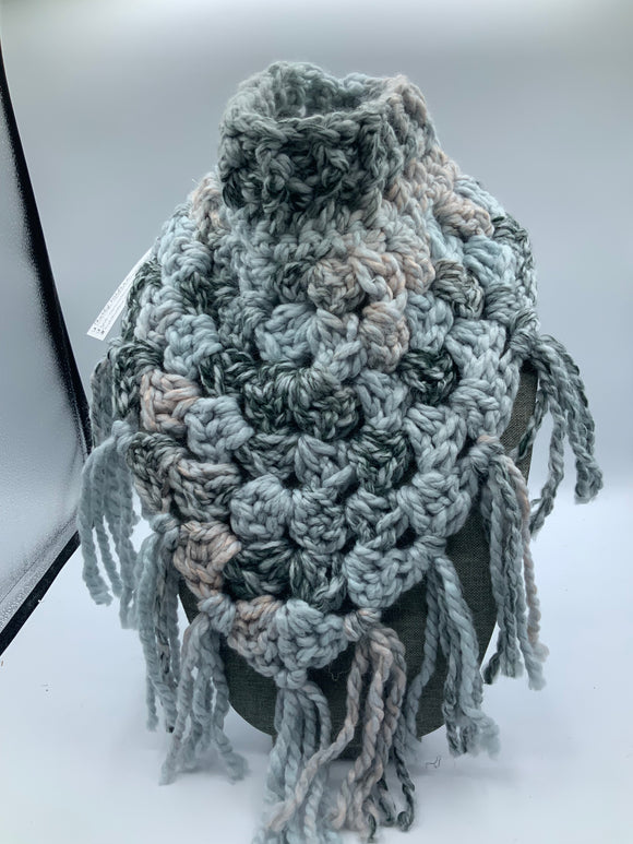 Crocheted cowl, shades of grey