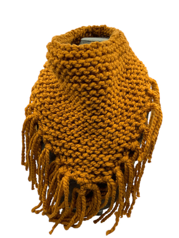 Triangle scarf with fringe-gold