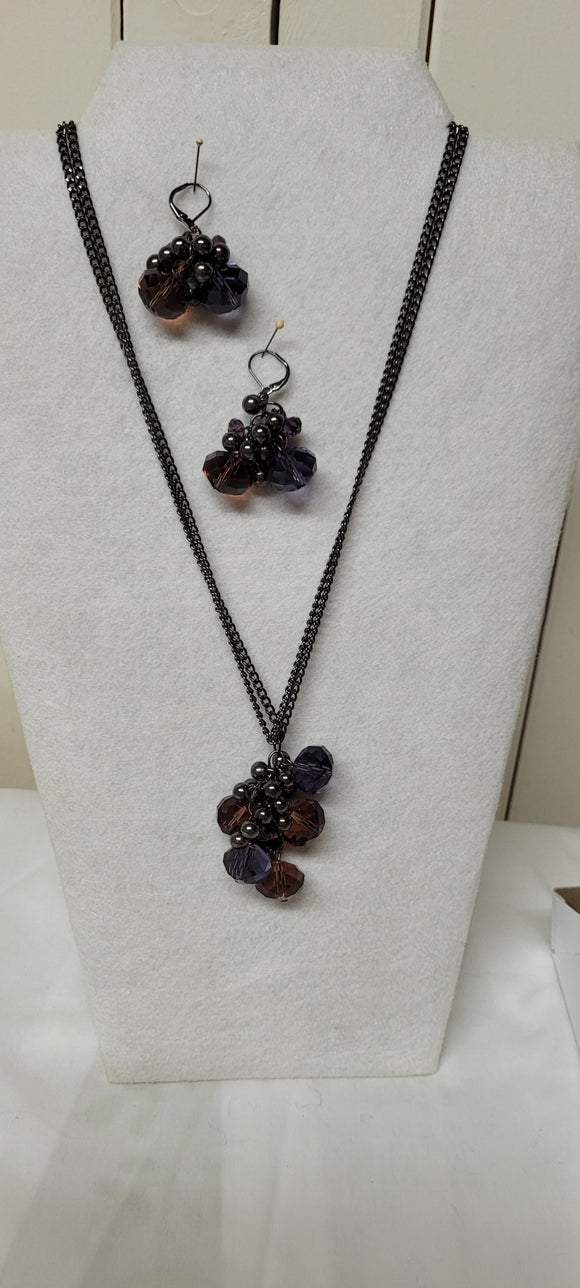 PE23030 Pendant & earrings Purple & wine crystals