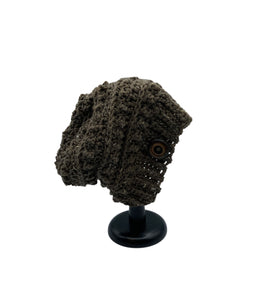 Textured beanie, brown tones, with button